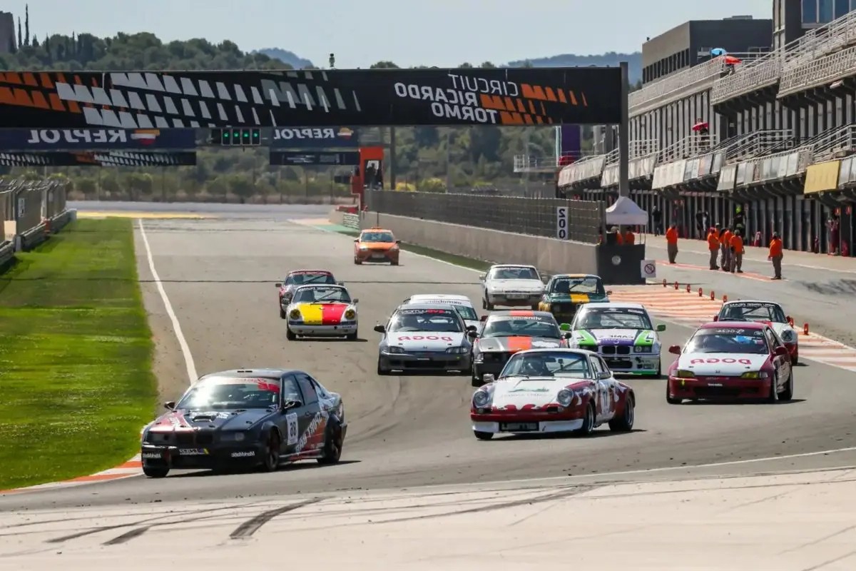 Toyota transforma el gt86 en todo un turismo de carreras ¡desearás conducirlo sobre el trazado!